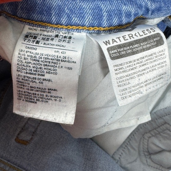 Levi's Womens Wedgie Jeans Tapered Leg Size 29/8 Medium Wash Classic High Rise - Picture 13 of 16